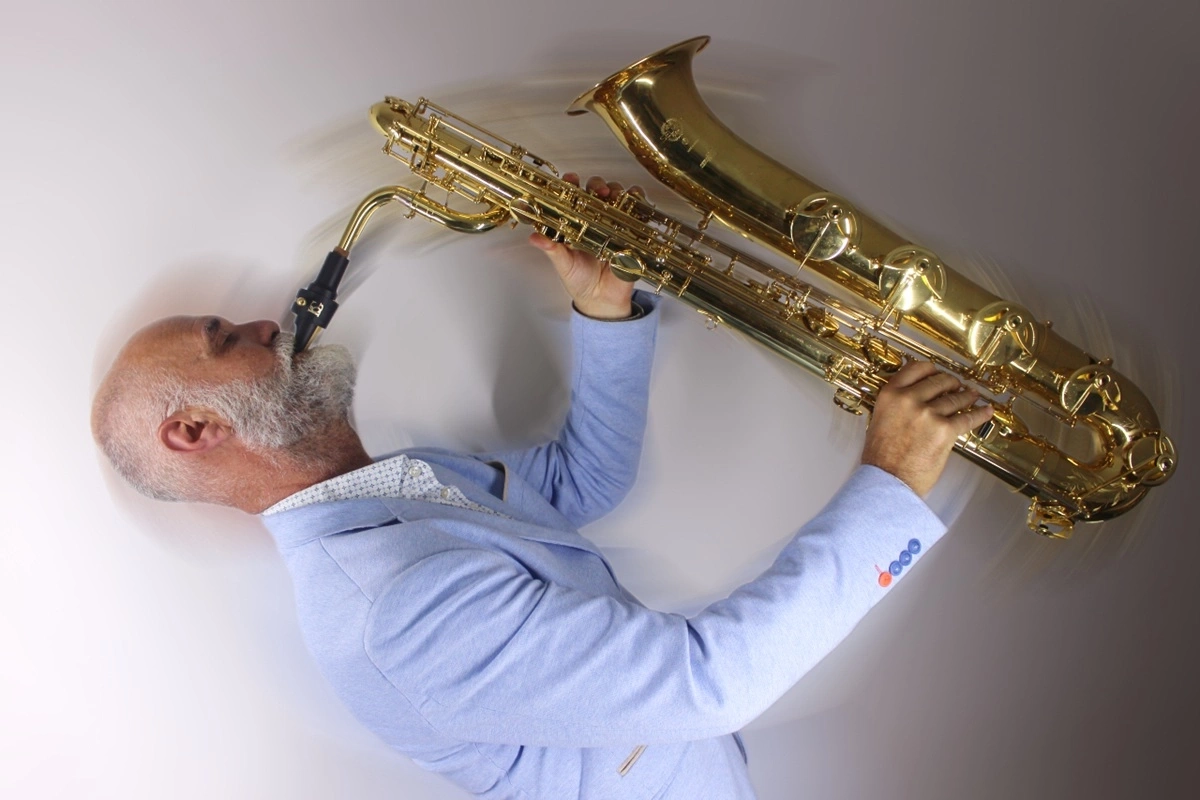 Cyrille Oswald’s Tons of Bari (NL/CZ/USA)