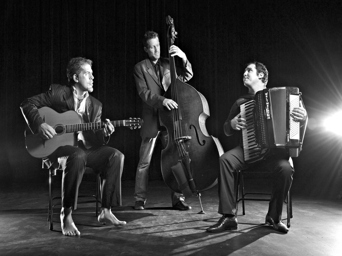 KHAMORO: Marian Badoi Trio (F)