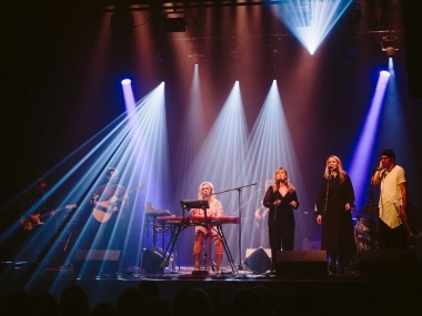 Beata Hlavenková a Kapela Snů ft. HRTL