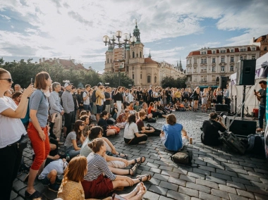 Praha žije hudbou - koncert na střeše Jazz Docku