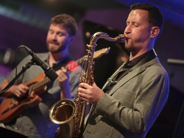 Baroš/Kyncl Project ft Max Light & Jesse Simpson (CZ/USA)