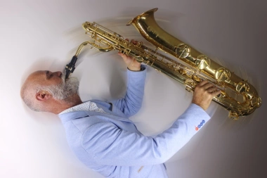 Cyrille Oswald’s Tons of Bari (NL/CZ/USA)