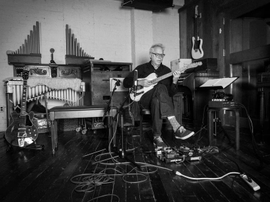 JAZZ OF FOUR CONTINENTS::BILL FRISELL & KENNY WOLLESEN (USA)